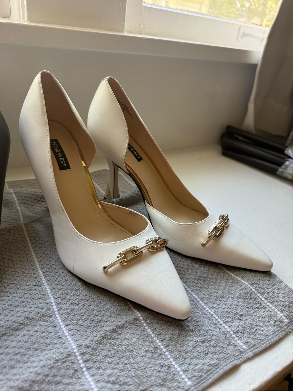 Nine West Black Pointed-Toe Leather Pumps - Picture 2 of 5